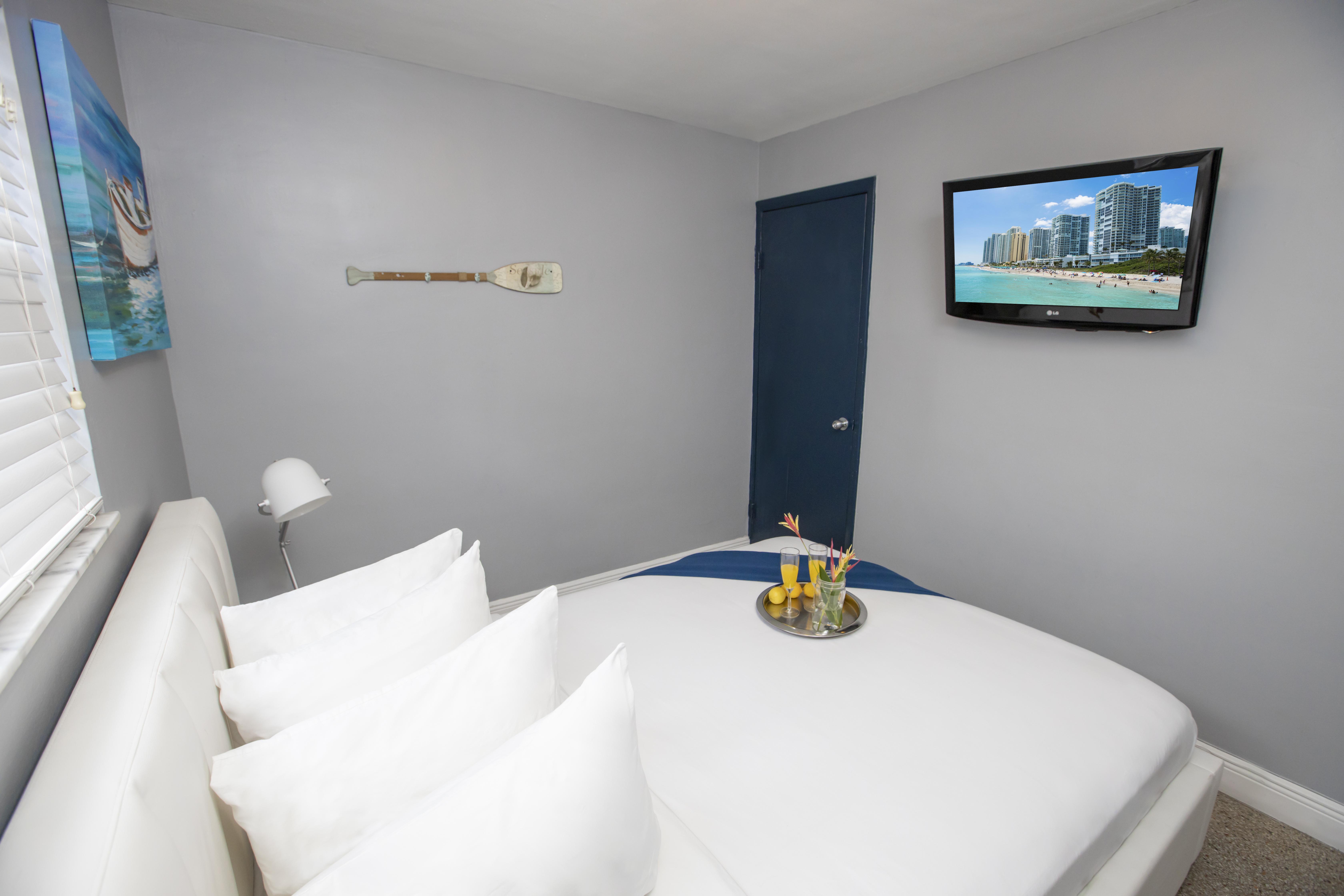 Hollywood Beach Suites And Hotel Exterior photo